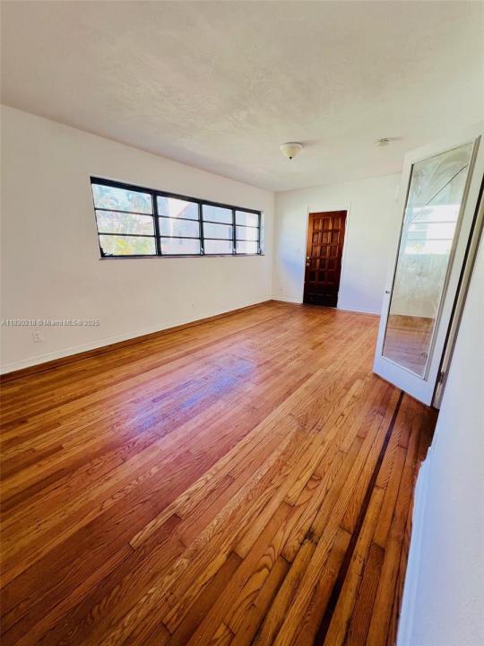 2830 Pine Tree Dr 6, Miami Beach, פלורידה 33139, ארצות הברית של אמריקה 