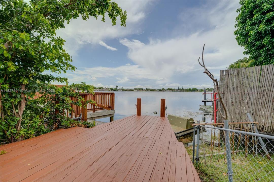 2403 SW 58th Mnr 1-2, Dania Beach, Floride 33312, États-Unis