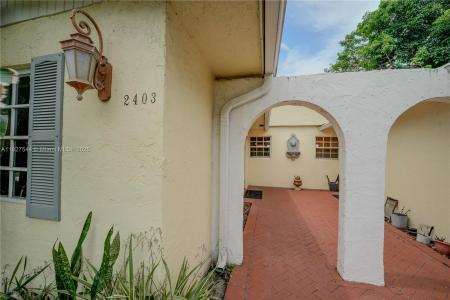 2403 SW 58th Mnr 1-2, Dania Beach, Florida 33312, USA