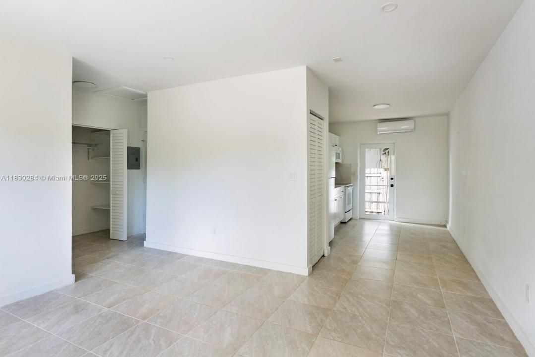 7800 NE 10th Ct 1, Miami, フロリダ 33138, アメリカ合衆国