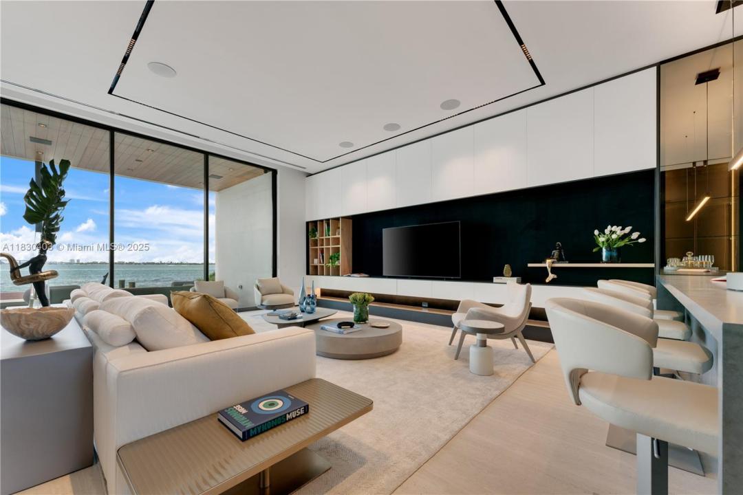 1045 N Venetian Dr, Miami, 佛羅里達州 33139, 美國
