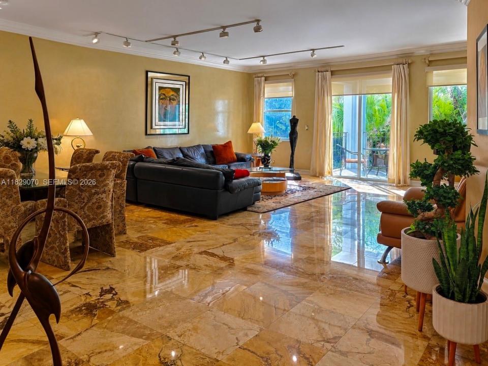 3700 Island Blvd C203, Aventura, 플로리다 33160, 미국