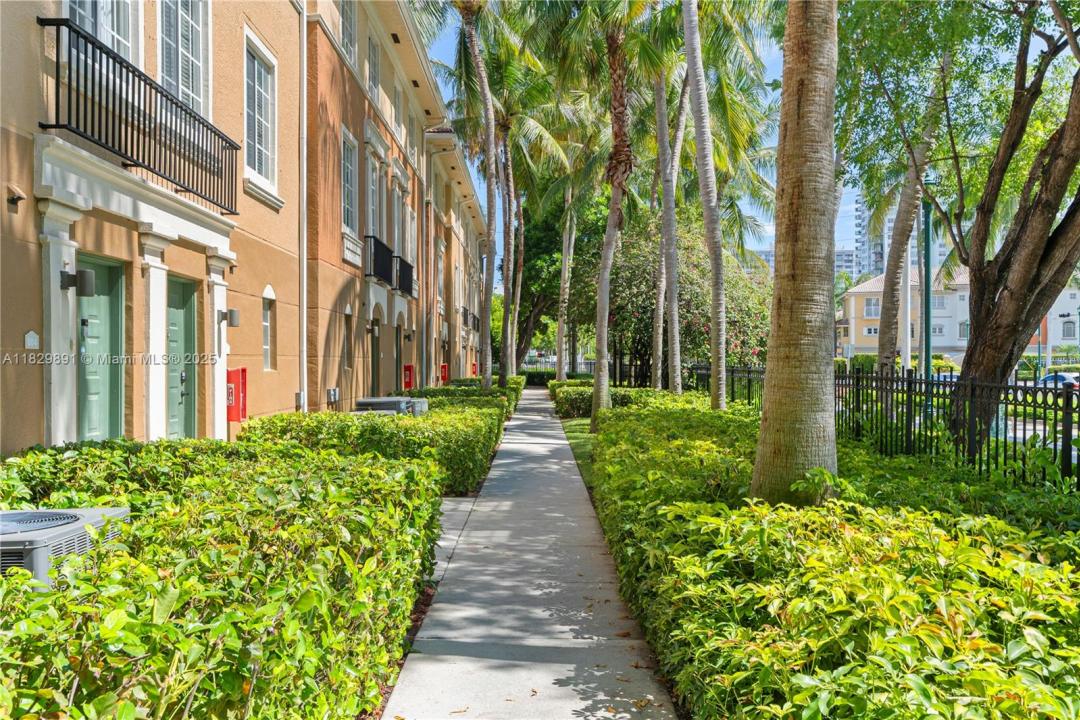 2811 NE 185th St 804, Aventura, Floride 33180, États-Unis