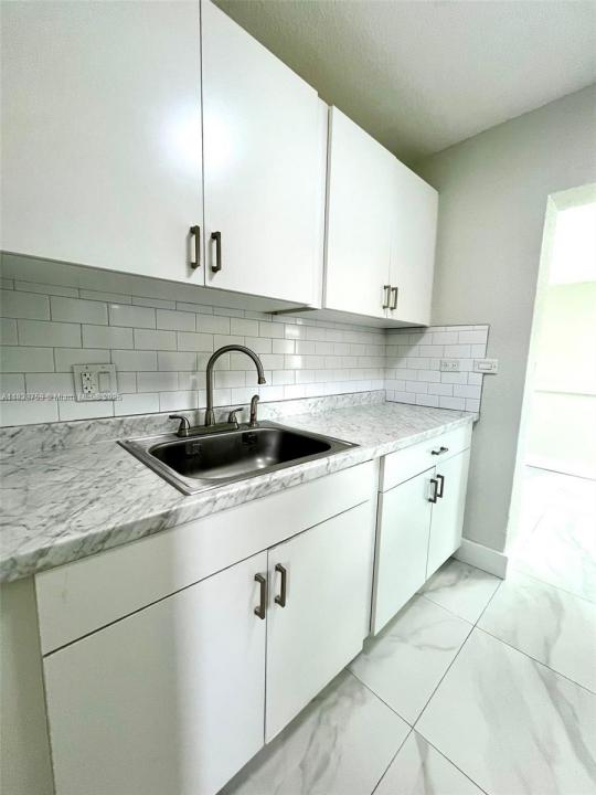1960 NW 49 ST FRONT, Miami, Florida 33142, Estados Unidos