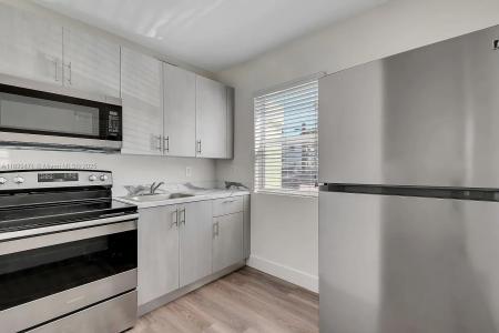 1710 NW 1st Ct 12, Miami, Florida 33136, USA