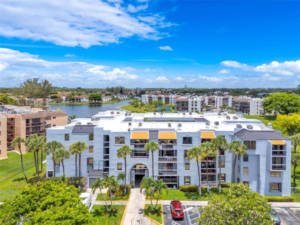 12239 SW 14th Ln 3212, Miami, Florida 33184