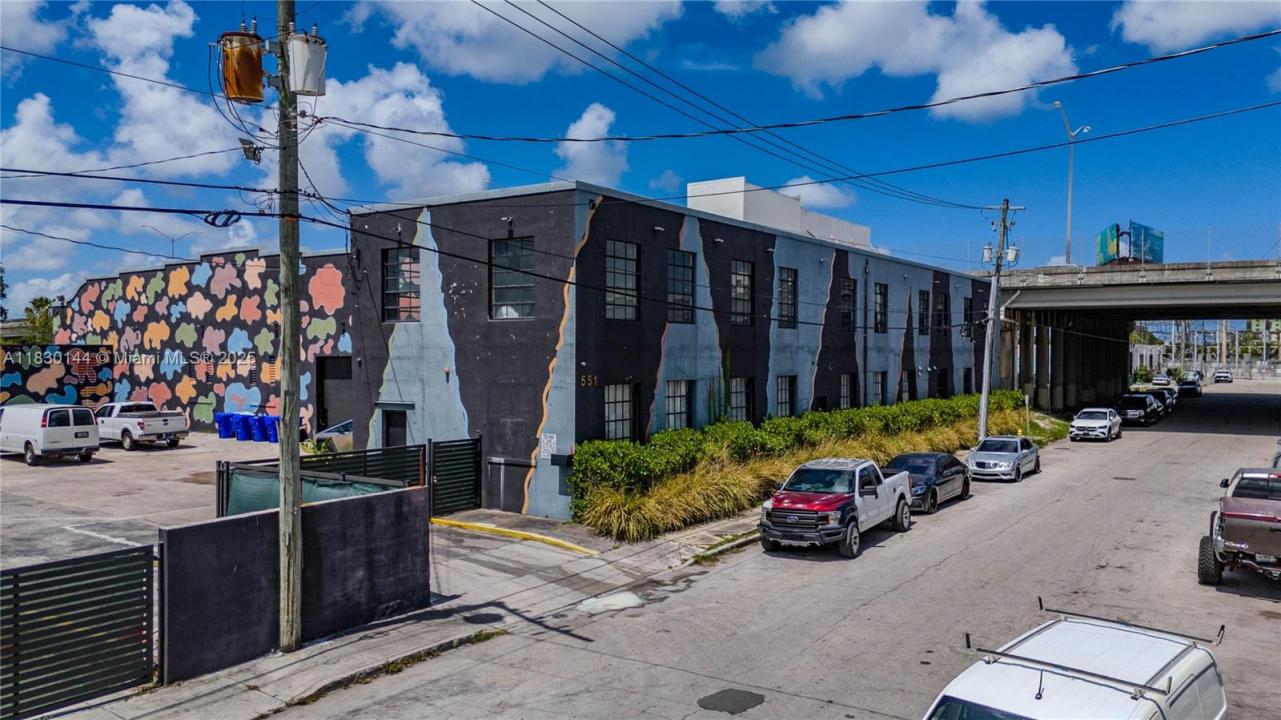 551 NW 72nd St 6A, Miami, פלורידה 33150, ארצות הברית של אמריקה