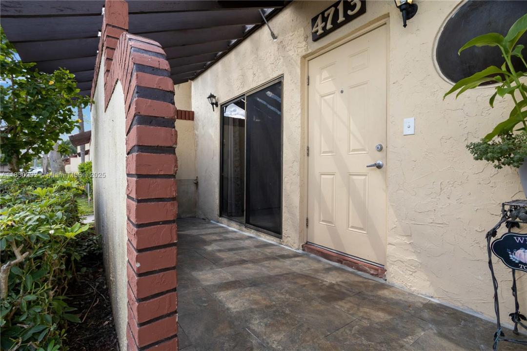 4713 N Pine Island Rd, Sunrise, 佛罗里达州 33351, 美国
