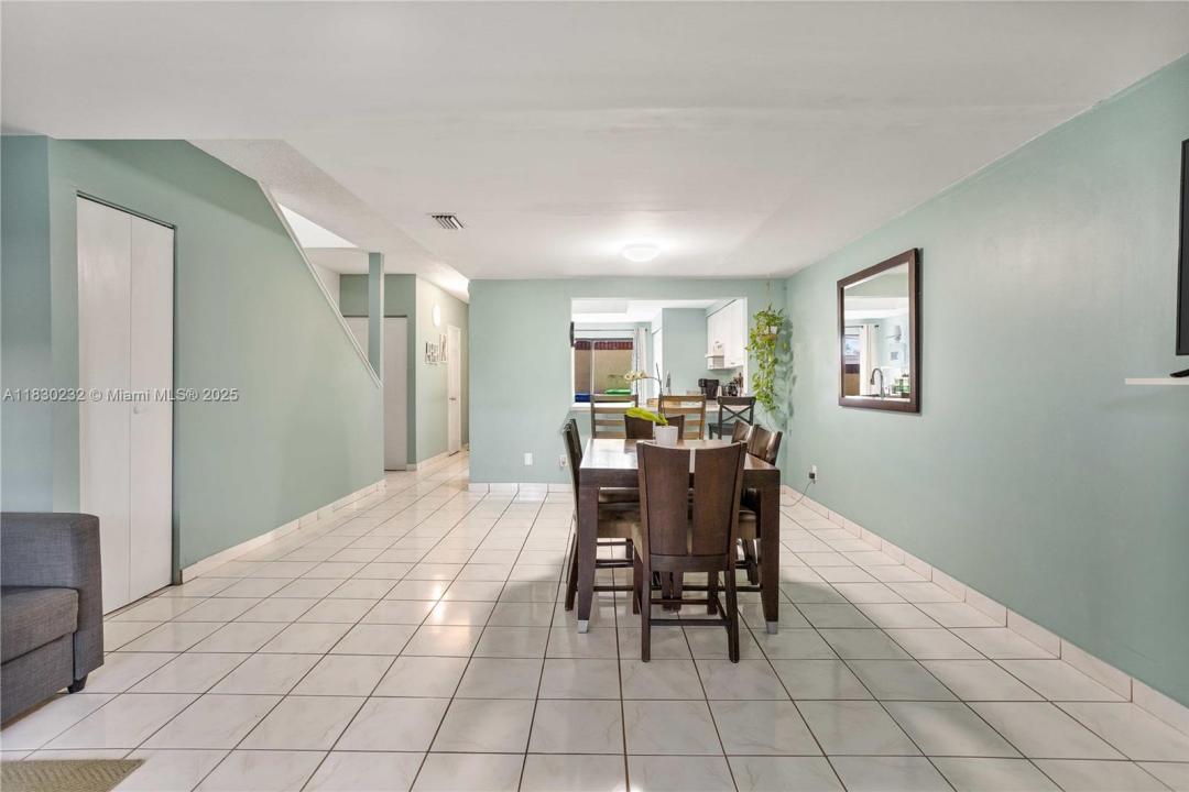 4713 N Pine Island Rd, Sunrise, 佛罗里达州 33351, 美国
