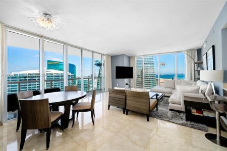 465 Brickell Ave 5302, Miami, Florida 33131, USA
