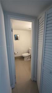 16546 NE 26th Ave 4I, North Miami Beach, Florida 33160, USA