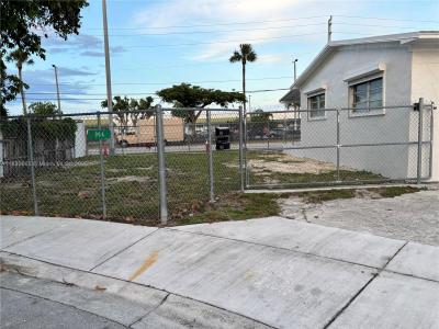 994 SE 2nd Pl 994, Hialeah, Florida 33010, USA