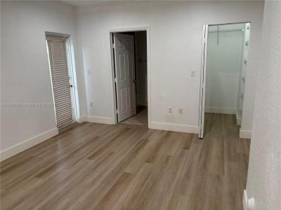 1360 W 30th St 1360, Hialeah, Florida 33012, USA