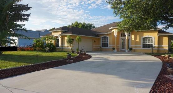 544 SE Nome Dr, Port St. Lucie, Florida 34984, USA