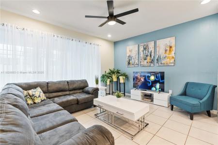 2428 Dubai Street, Kissimmee, Florida 34747, USA