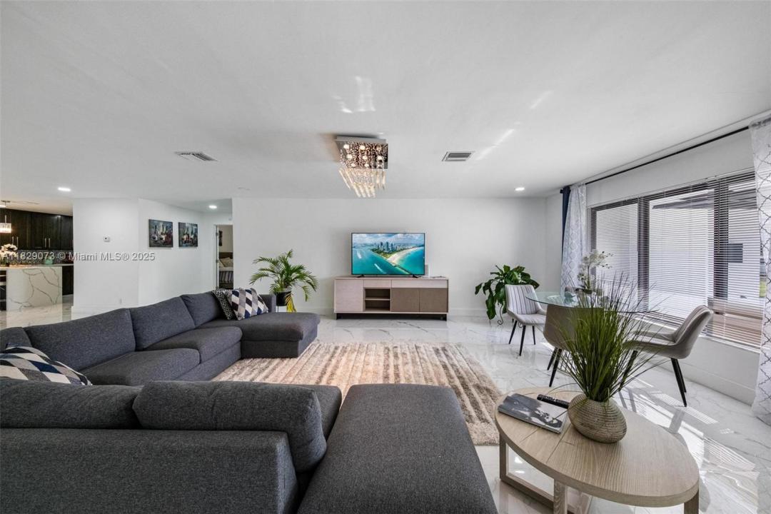 2101 NW 14th Ave, Fort Lauderdale, Florida 33311, Amerika Birleşik Devletleri