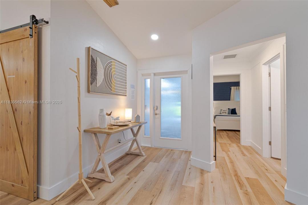 903 BLUEBIRD, Naples, Florida 34104, USA