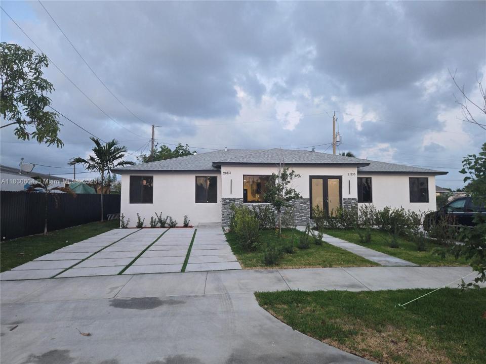 21831 SW 109 CT 1, Goulds, Flórida 33170, Estados Unidos