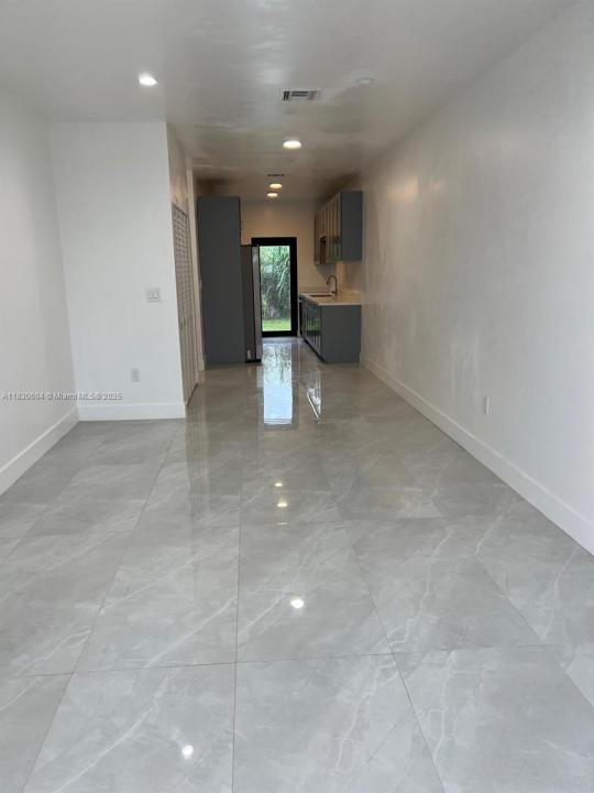 21831 SW 109 CT 1, Goulds, Flórida 33170, Estados Unidos