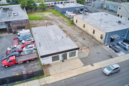 88 Bayles Avenue S, North Hempstead, New York 11050, USA