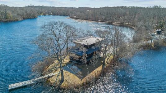 17 Jamaica Way, North Kingstown, Rhode Island 02852