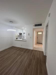 5111 W Oakland Park Blvd J108, Lauderdale Lakes, Florida 33313, USA