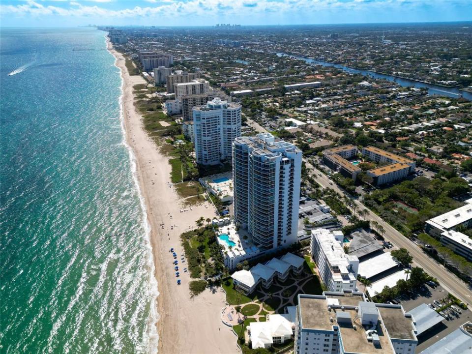 1600 S Ocean Blvd 301, Aquazul, Lauderdale By The Sea, Florida 33062