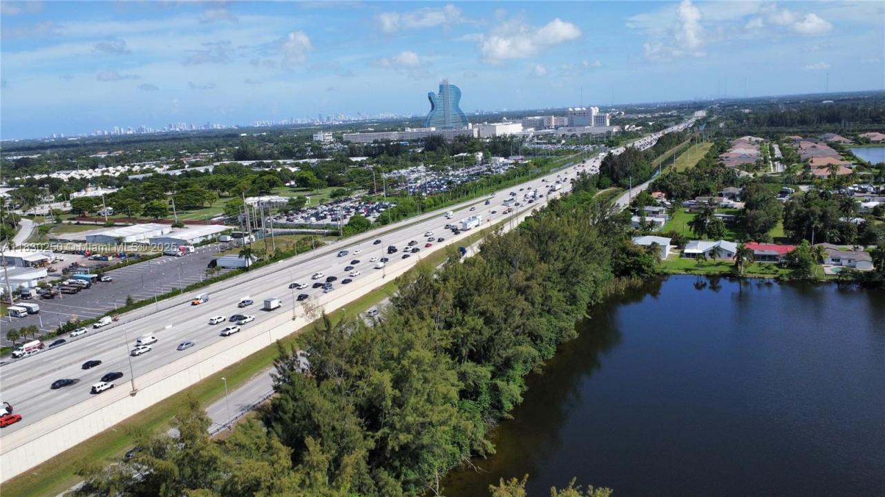 53 Sw Ave, Davie, Florida 33314