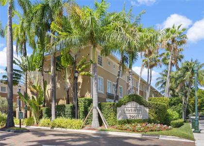 2811 NE 185th St 804, Aventura, Florida 33180, USA