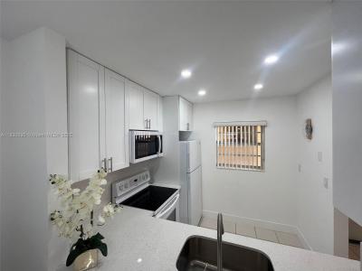 5111 W Oakland Park Blvd J108, Lauderdale Lakes, Florida 33313, USA