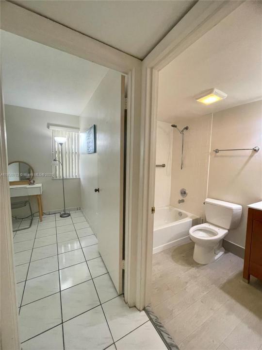 14921 SW 104th St 1-101, Miami, 佛罗里达州 33196, 美国