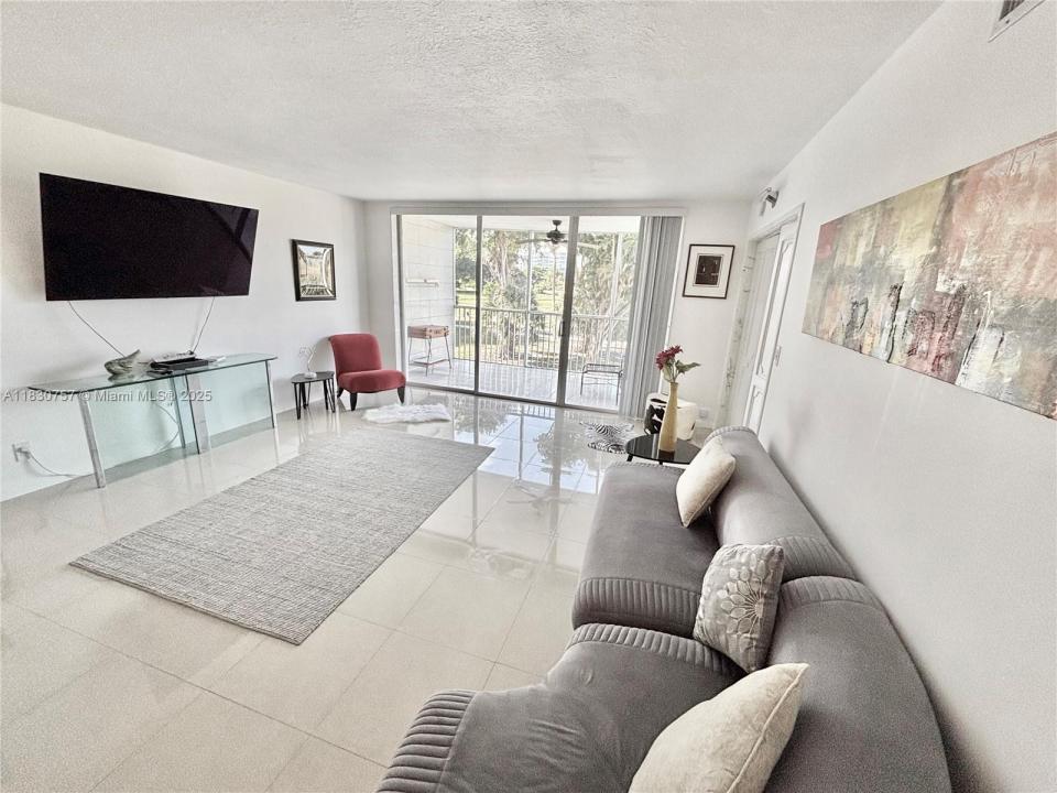 3051 S Palm Aire Dr 201, Pompano Beach, 佛羅里達州 33069, 美國