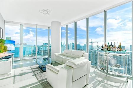 888 Biscayne Blvd 5301, Miami, Florida 33132, USA