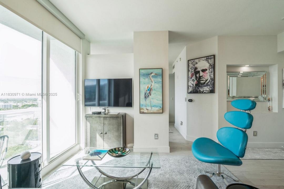 315 NE 3rd Ave 1602, Fort Lauderdale, Florida 33301, USA