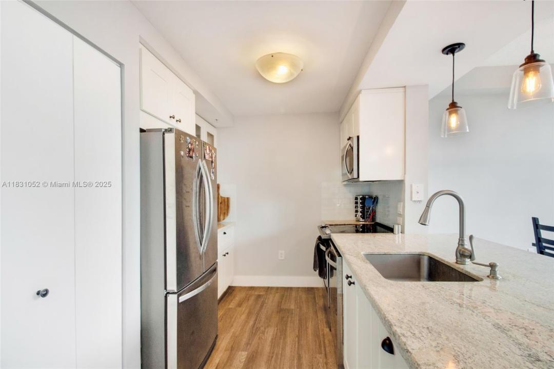 275 NE 18th St 405, Miami, Florida 33132, HOA KỲ