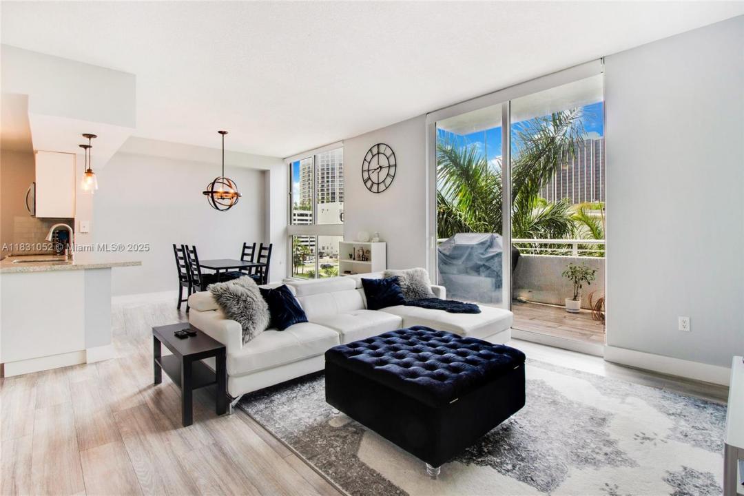275 NE 18th St 405, Miami, Florida 33132, HOA KỲ
