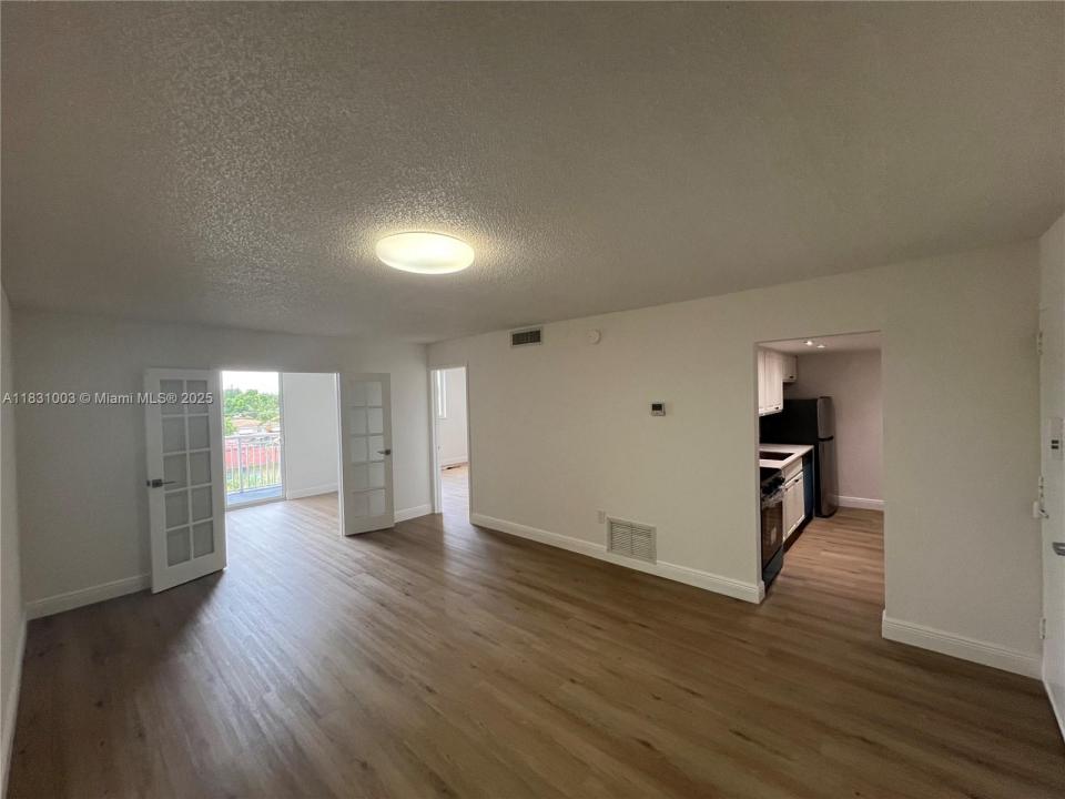 1251 NE 108th St 320, Miami, 佛罗里达州 33161, 美国