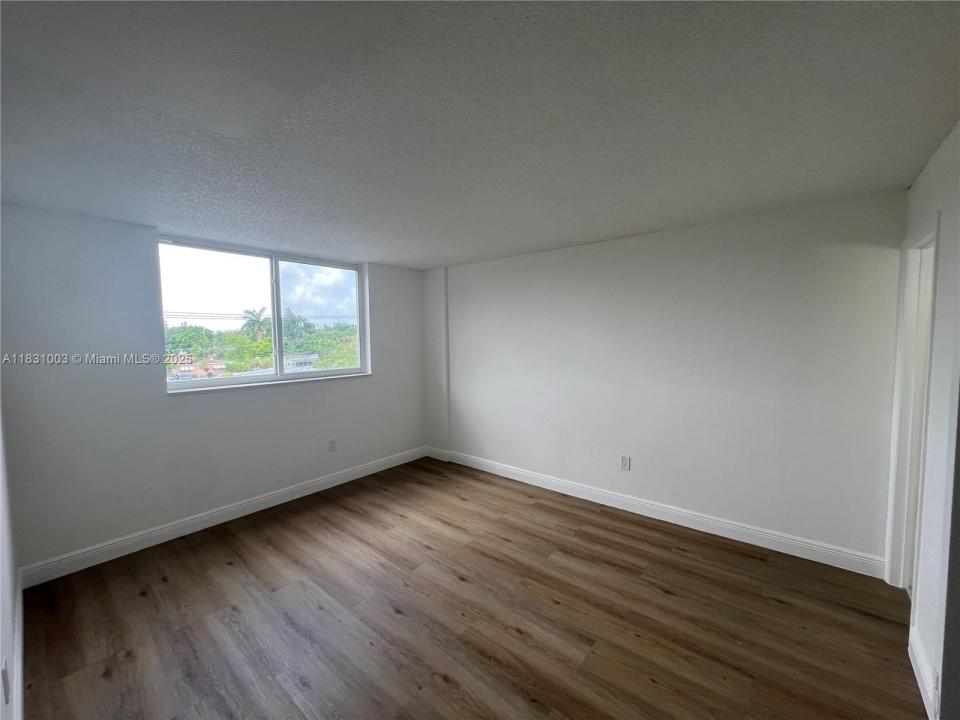 1251 NE 108th St 320, Miami, 佛罗里达州 33161, 美国