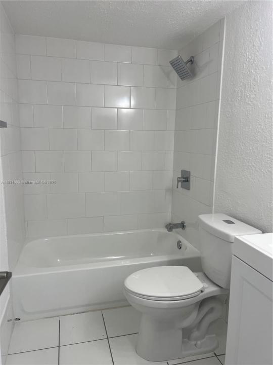 1251 NE 108th St 320, Miami, 佛罗里达州 33161, 美国