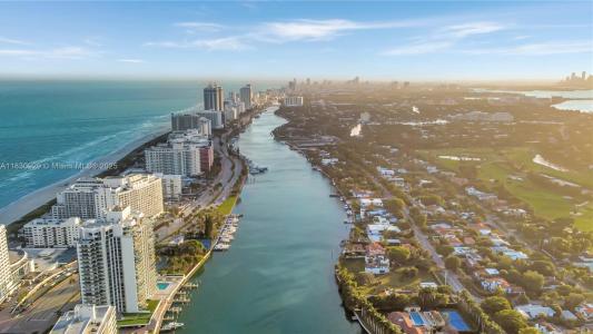 5701 Collins Ave 601, Miami Beach, Florida 33140, USA
