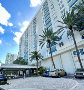6770 Indian Creek Dr 4T, Miami Beach, Florida 33141, USA