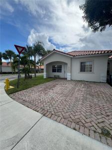 18172 SW 109 PL, Miami, Florida 33157, USA