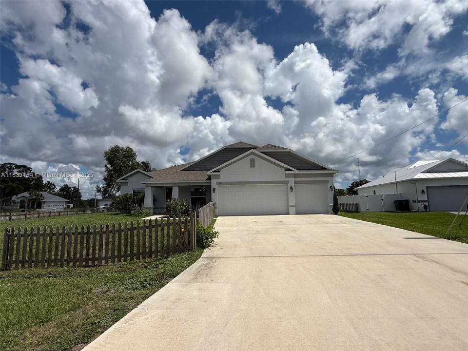 1002 SW College Park Rd, Port St. Lucie, Florida 34953, Estados Unidos