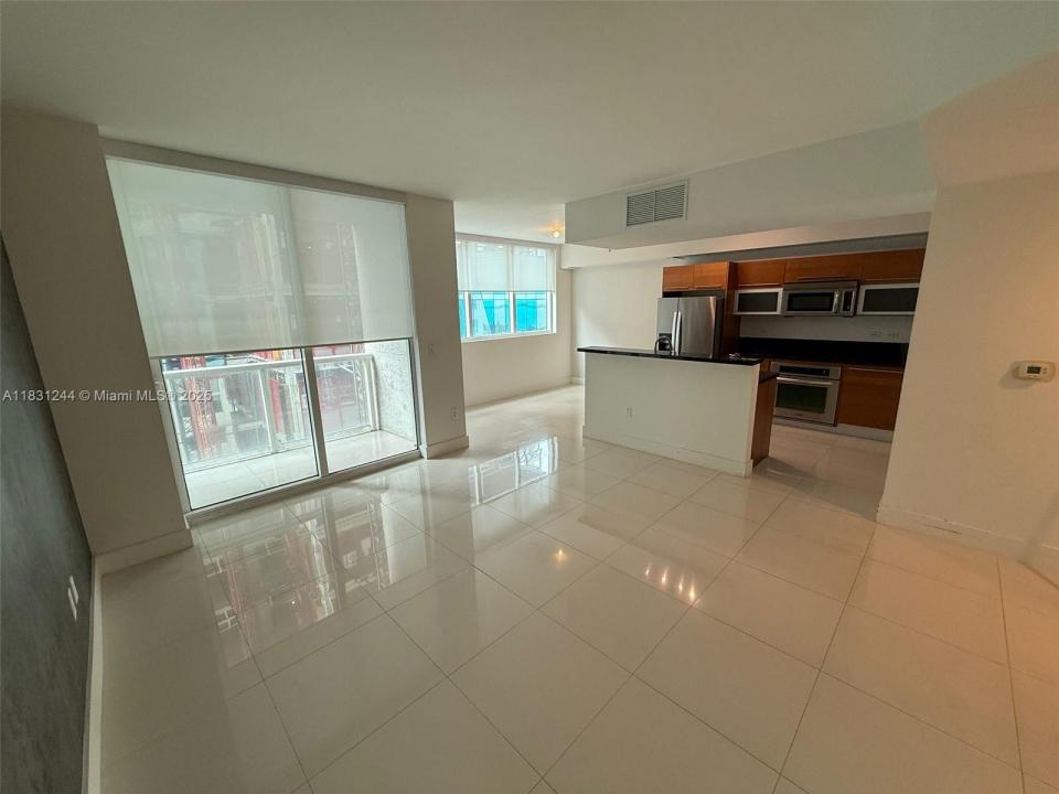 244 Biscayne Blvd 908, Miami, Florida 33132
