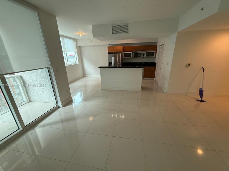 244 Biscayne Blvd 908, Miami, Florida 33132
