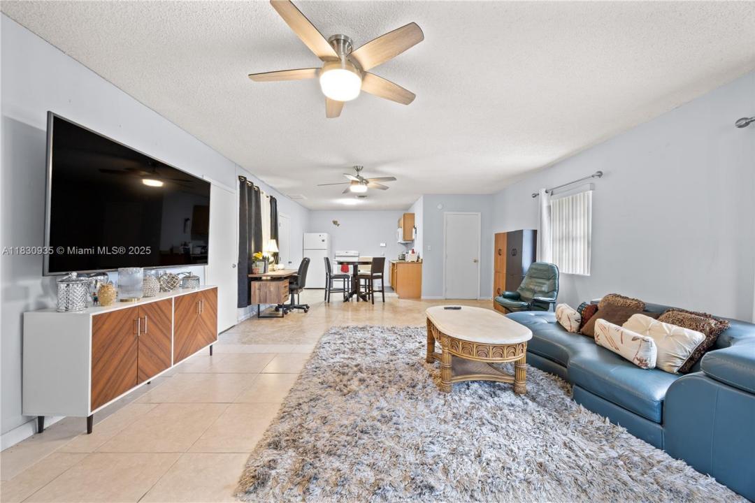 600 NW 99th St, Miami, Floride 33150, États-Unis