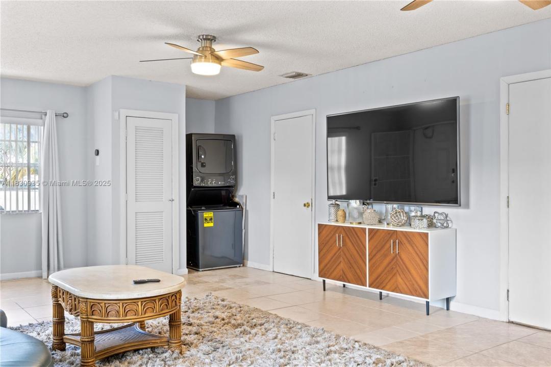 600 NW 99th St, Miami, Floride 33150, États-Unis