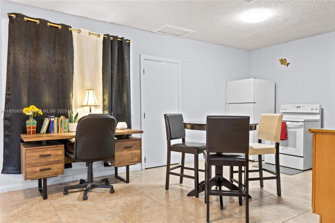 600 NW 99th St, Miami, Floride 33150, États-Unis