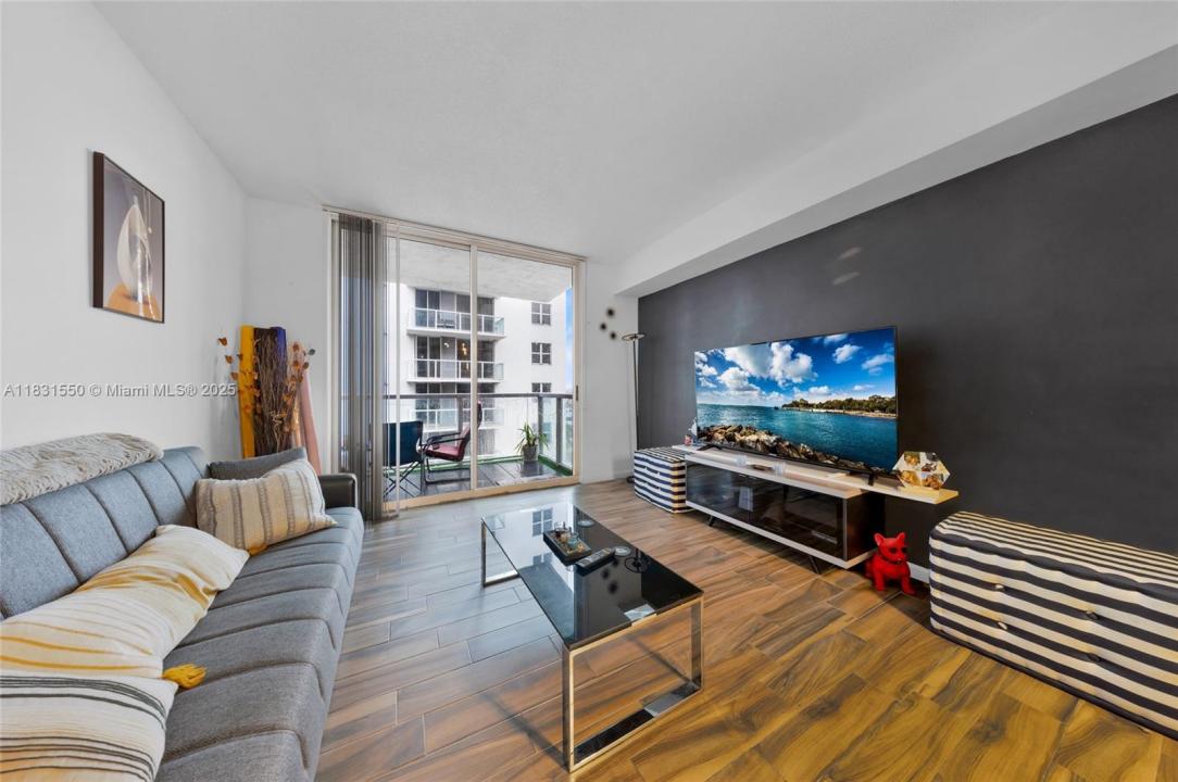 5091 NW 7th St 911, Miami, Floride 33126, États-Unis