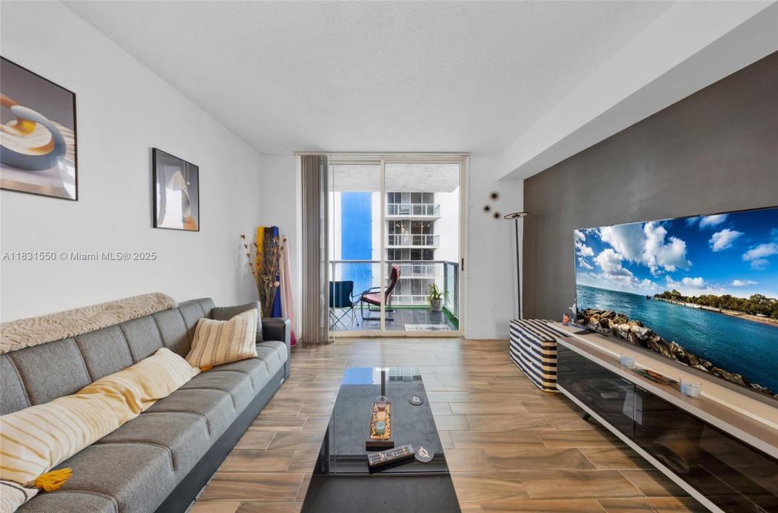 5091 NW 7th St 911, Miami, Floride 33126, États-Unis
